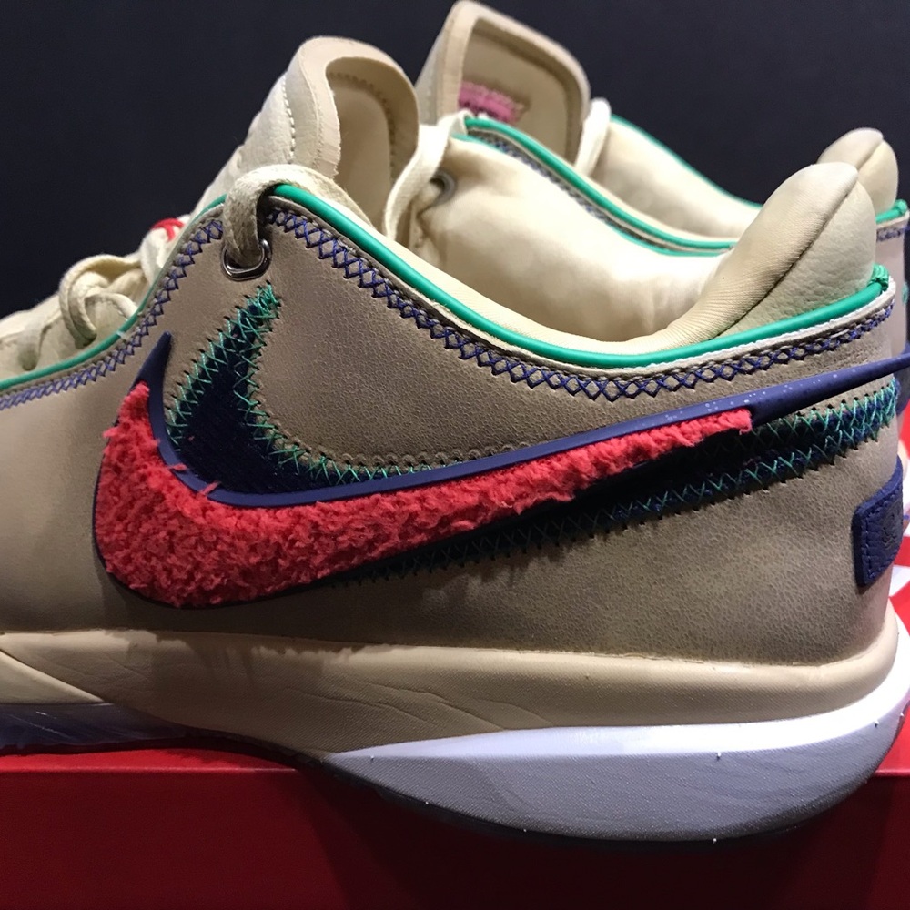 Nike LeBron 20 “Four Horsemen” - Picture 5 of 13